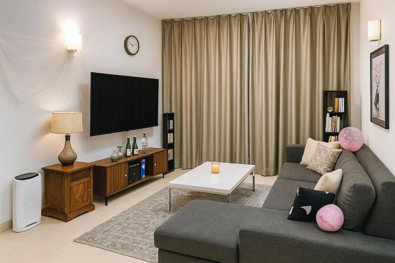 IREO 그랜드아치 2BHK｜주재원 가구 완비 아파트 in 섹터 58, 골프 코스 익스텐션 로드